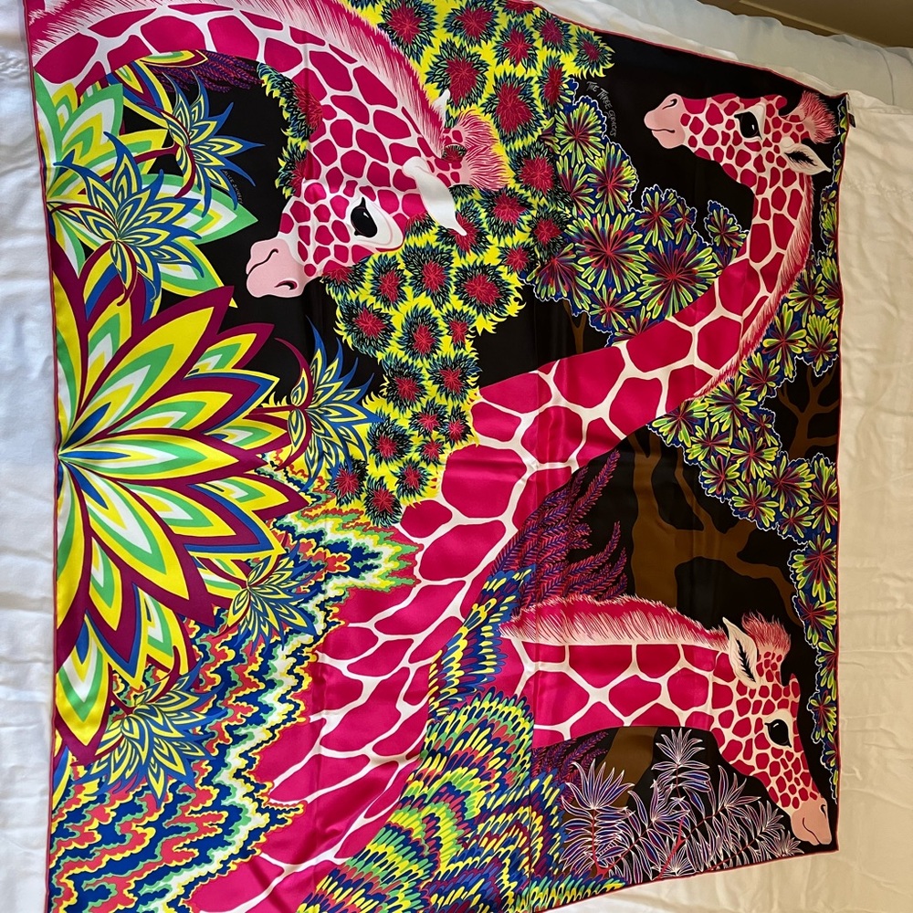 🧣 Hermes Three Graces Pink and Multicolor Giraffe Scarf - Picture 3 of 10